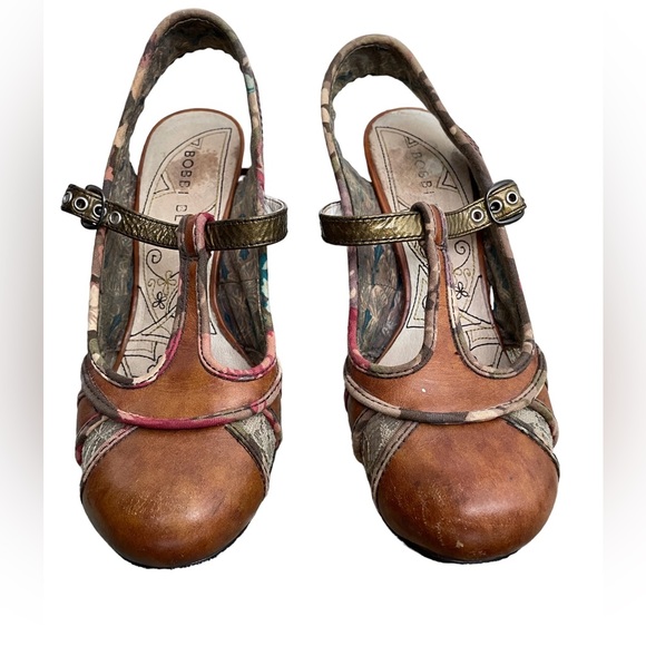 Bobbi Blu Vintage Style T-strap Pumps Brown Bronze Tan & Floral Fabric Accent S7 - Picture 3 of 11